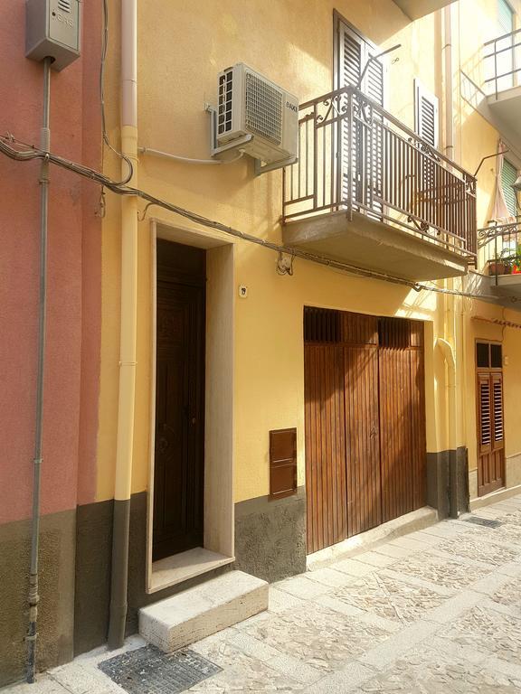 Casa Trio Apartments Castellammare del Golfo Dış mekan fotoğraf